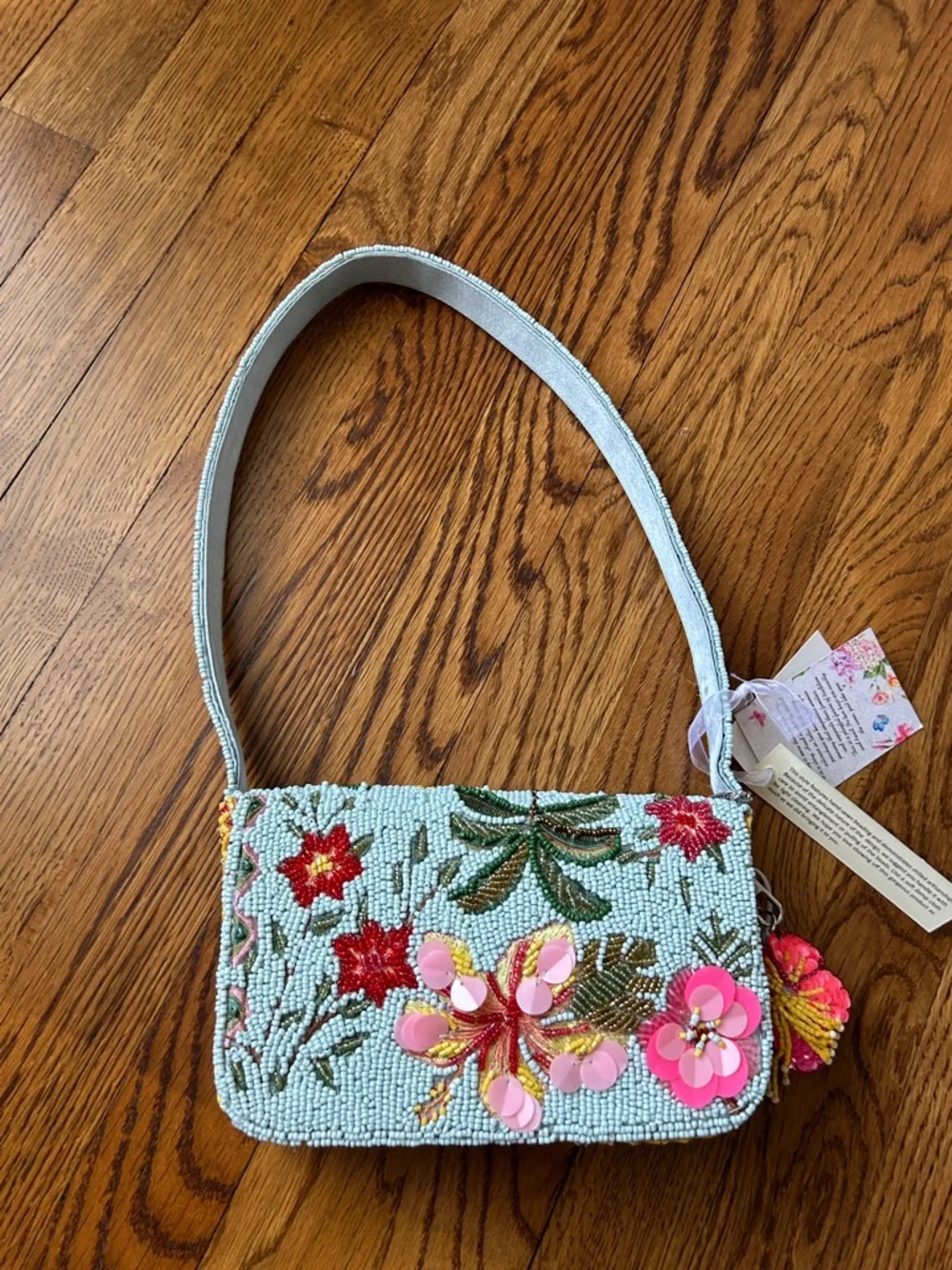 Viral! Beaded hibiscus bag - Picture 5 of 7